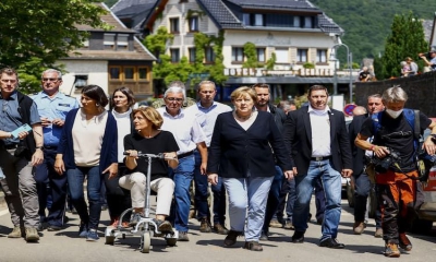 Almanya Başbakanı Merkel, afet bölgesinde incelemelerde bulundu