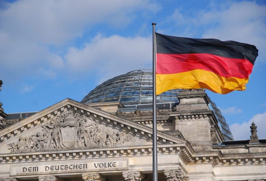Almanya'da tutuklanan istihbarat çalışanının hassas bilgilere erişimi olduğu iddia edildi
