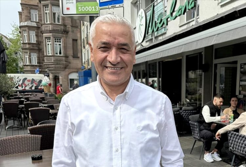 Konyalı Ahmet Can 28 ülkeden çalışanıyla Almanya'daki restoranında misafirlerini ağırlıyor