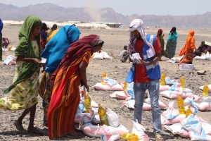 In von Dürre und Konflikt betroffenen Gebieten verteilt Islamic Relief in Äthiopien Lebensmittelpakete (Copyright Islamic Relief).