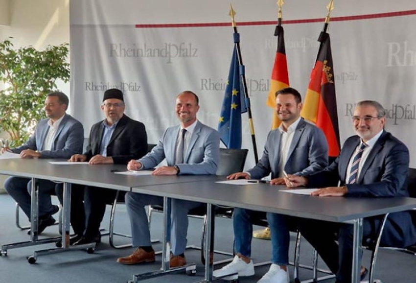 Alman devleti ile İslami teşkilatlar anlaşması imzalandı