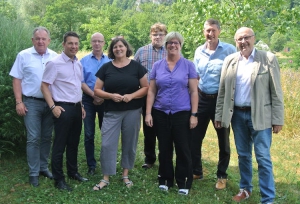 Die MAHLE Behr GmbH &amp; Co. KG erhält den Inklusionspreis des Landkreises Kelheim. In seiner Sitzung entschied sich das Vergabegremium (im Bild) für das Unternehmen.  Foto: Sonja Endl, Landratsamt Kelheim