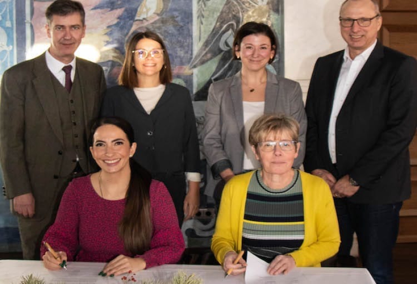Von Selbsthilfemöglichkeiten schon im Krankenhaus erfahren  - KWM, Paritätischer und Stadt Würzburg unterzeichnen Kooperationsvertrag