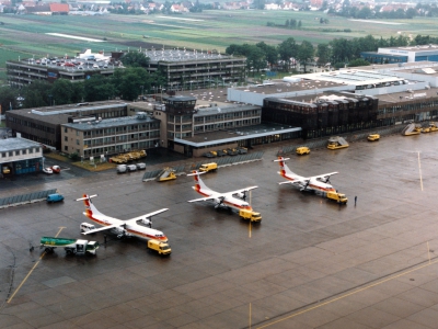 Nürnberger Flugdienst (NFD) am Vorfeld des Airport Nürnberg Anfang der 90er Jahre. Foto: Airport Nürnberg / Archiv