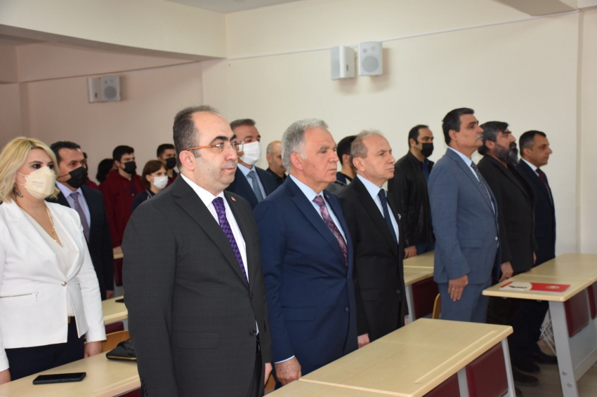 Atatürk Araştırma Merkezi Başkanlığı, Atatürk Kitaplığı Projesi kapsamında Kastamonu ve Çankırı’da bulunan sosyal bilimler liselerinde “Atatürk Kitaplığı”nın açılışını yaptı.