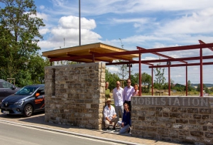 vordere Reihe (von links): Claus Arnold (Architekturbüro claus arnold Würzburg), Theresa Baumeister (FA Hochbau); hintere Reihe (von links): Claudia Kaspar (FB Stadtplanung), Stephan Burkert (Architekturbüro claus arnold Würzburg), Baureferent Benjamin Schneider, Eva Joa (FB Stadtplanung) Foto: Petra Steinbach