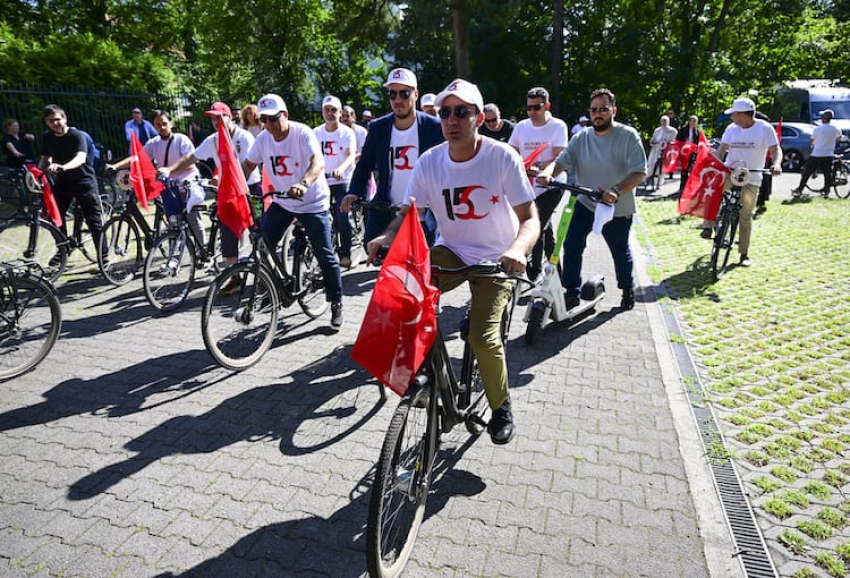 Almanya’nın başkenti Berlin’de 15 Temmuz Demokrasi ve Milli Birlik Günü kapsamında anma töreni düzenlendi.