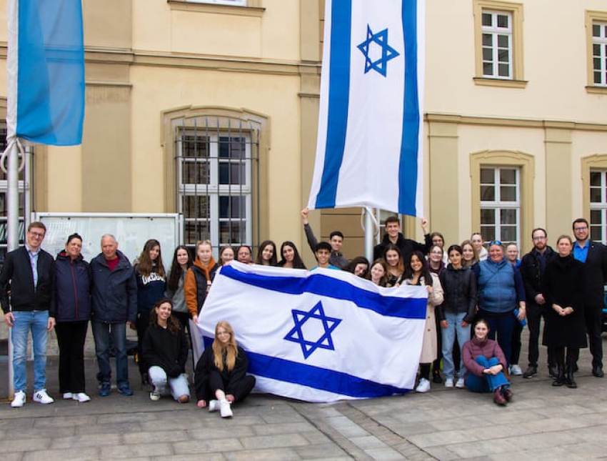 Im Zeichen der Erinnerungskultur: Besuch aus Israel am Nationalfeiertag