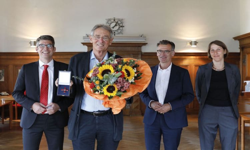 Ausgewiesener Fachmann für Radiologie und Nuklearmedizin - Reinhard Loose erhält das Bundesverdienstkreuz 1. Klasse