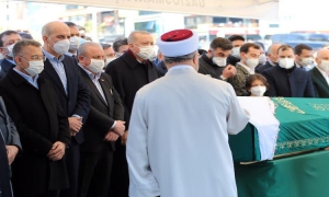 İçişleri Bakanı Soylu&#039;nun annesi Servet Soylu, son yolculuğuna uğurlandı