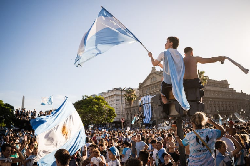 Arjantin halkı Milli Takımlarının Dünya Kupası şampiyonluğunu kutluyor
