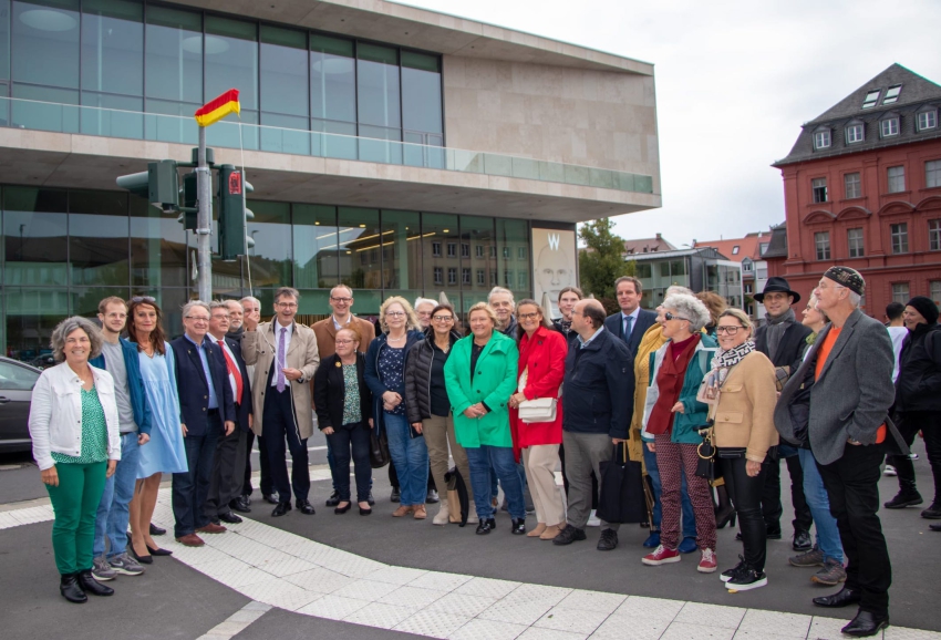 Theater, Theaterstraße, jetzt auch Theaterplatz