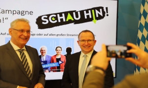 Herrmann präsentiert neue Kampagne &#039;Schau hin! - gegen Radikalisierung und Extremismus&#039;