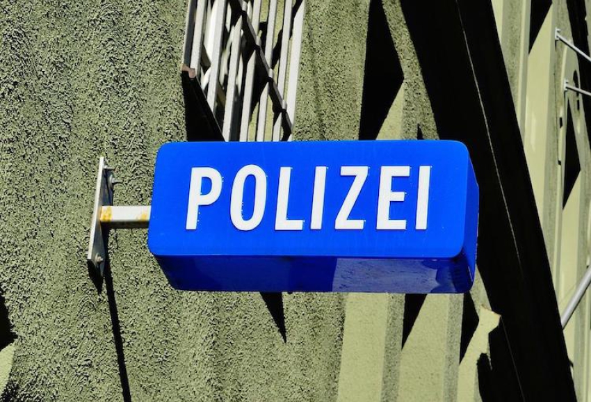 Almanya'da polisin gözaltına alırken darbettiği kişi yaşamını yitirdi
