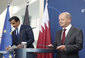 Almanya Başbakanı Olaf Scholz, Katar Emiri Al Sani ile bir araya geldi