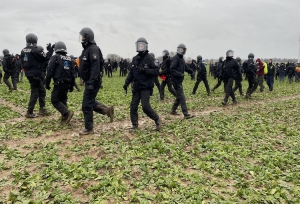 Alman polisi, İsveçli çevre aktivisti Thunberg&#039;i &quot;linyit köyü&quot; çevresinden uzaklaştırdı