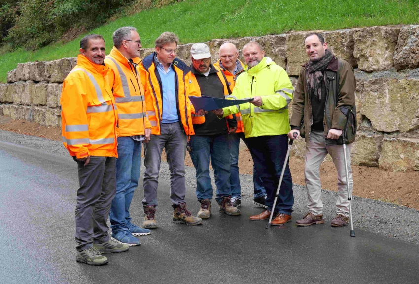 Eröffnung der Kreisstraße WÜ 31 bei Helmstadt für November 2024 geplant: Bauarbeiten im Zeit- und Kostenrahmen