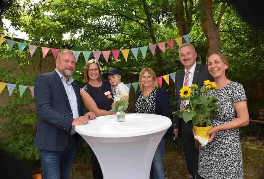 Coronabedingt erst nach einem Jahr erfolgreicher Arbeit: Familienstützpunkt Rottendorf offiziell eröffnet