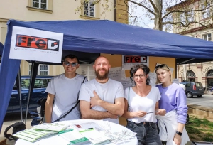 Ein Teil des Teams der Jugend- und Drogenberatung für Würzburg, v.li: Johannes Wecker, Holger Faust, Caterina Valguarnera-Schmitt, Fabienne Breucker. Foto: Sabrina Kraft