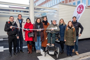 Bild (V.l.n.r.): Felix Eisner, Fachbereich Hochbau, Baureferent Benjamin Schneider, Stadträtin Christiane Kerner, Stadträtin Silke Trost, Josefine Hille, Stiftung Leben Pur, Julian Wendel, Stella Münch, Beratungsstelle für Menschen mit Behinderung, Anke Geiter, Inklusionsbeauftragte Stadt Würzburg, Michael Altrock, Fachbereich Hochbau. Foto: Christian Weiß