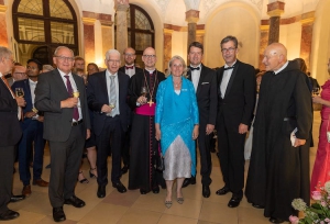 Regierungspräsident Dr. Eugen Ehmann, Dr. Josef Schuster, Präsident des Zentralrates der Juden, Bischof Dr. Franz Jung, Intendantin Evelyn Meining, Staatssekretär Sandro Kirchner, Oberbürgermeister Christian Schuchardt. Foto: Christian Weiß