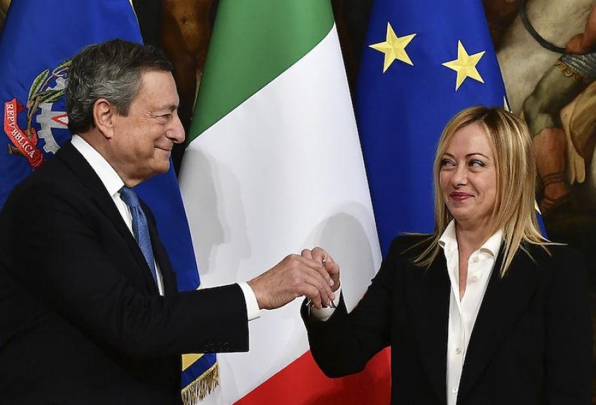 İtalya&#039;nın yeni Başbakanı Meloni, görevi selefi Draghi&#039;den devraldı