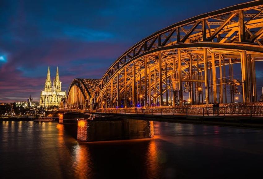 Köln'de &quot;Türk-Alman Dostluk Konseri&quot; düzenlendi