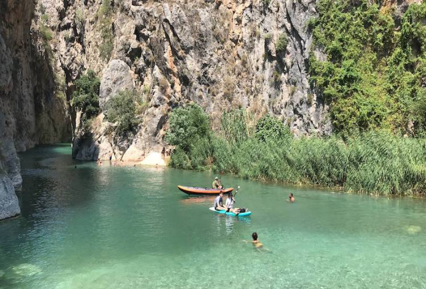Antalya'da sıcaktan bunalanlar Kapuz Kanyonu'nda serinliyor