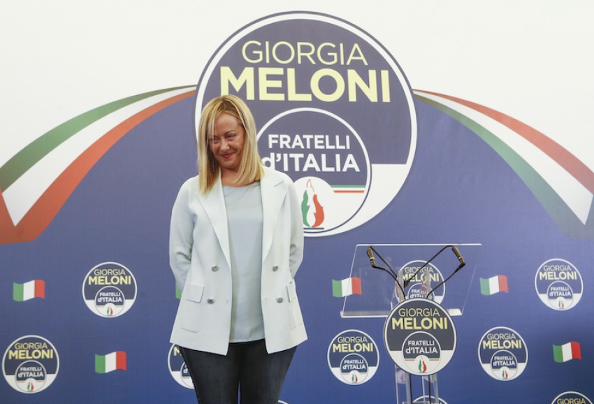 İtalya'daki seçimlerde birinci çıkan Meloni: &quot;Seçim sonuçları, İtalyanların, İtalya'nın Kardeşleri'nin yönetiminde bir merkez sağ hükümet istediğine dair açık bir işaret verdi&quot;