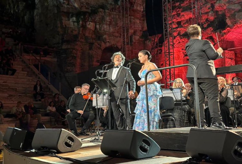 Zülfü Livaneli ile Yunan sanatçı Maria Faranduri Atina'da konser verdi
