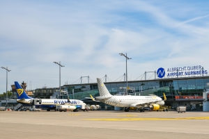 Unter anderem bringen Ryanair und Vueling Reisende während der Osterferien ab Nürnberg in den Süden. | Foto: Max Haselmann