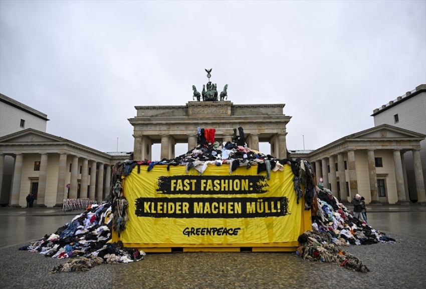 Çevreci örgüt Greenpeace moda endüstrisini protesto etti
