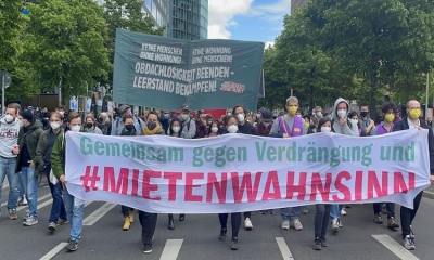 Almanya&#039;nın başkenti Berlin&#039;de yüksek kiralar protesto edildi