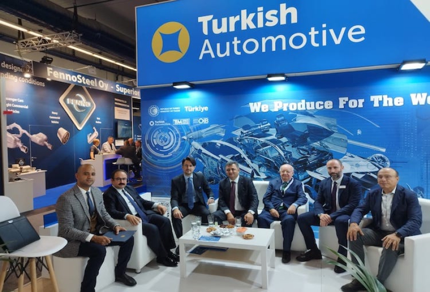 Türk otomotiv firmalarının temsilcileri Almanya'da fuara katıldı