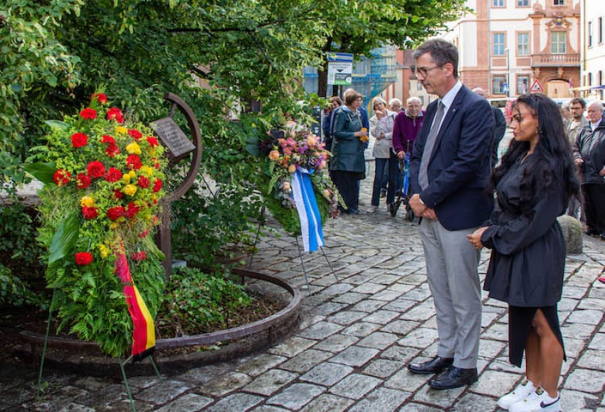 Gedenktag an den Genozid von Sinti und Roma in Würzburg - Antiziganismus gilt immer noch als „normal“