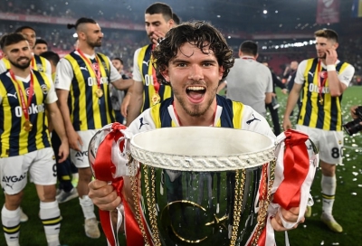 61. Ziraat Türkiye Kupası finalinde Medipol Başakşehir&#039;i İzmir Gürsel Aksel Stadyumu&#039;nda 2-0 yenen Fenerbahçe, kupasını aldı.