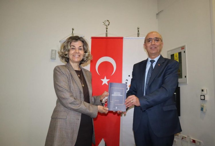 Prof. Dr. Gürer GÜLSEVİN “Türkçe ve Hukuk Dili” Başlıklı Bir Konferans Verdi.