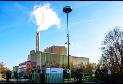 Das Müllheizkraftwerk Würzburg verarbeitet mit 3 Verbrennungslinien rund 200.000 Tonnen Abfall jährlich. Nach einer Erneuerung der Linie 1 in den Jahren 2019/2020 soll nun die Linie 3 modernisiert werden. Foto: Jutta Arens, ZVAWS